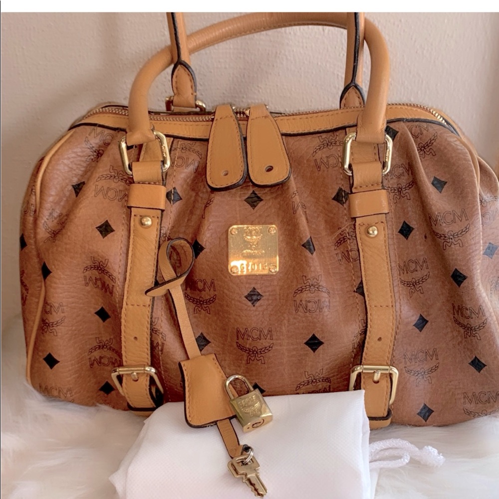 🌺 SOLD ON Ⓜ️🌺MCM HANDBAG IN COGNAC VISETOS